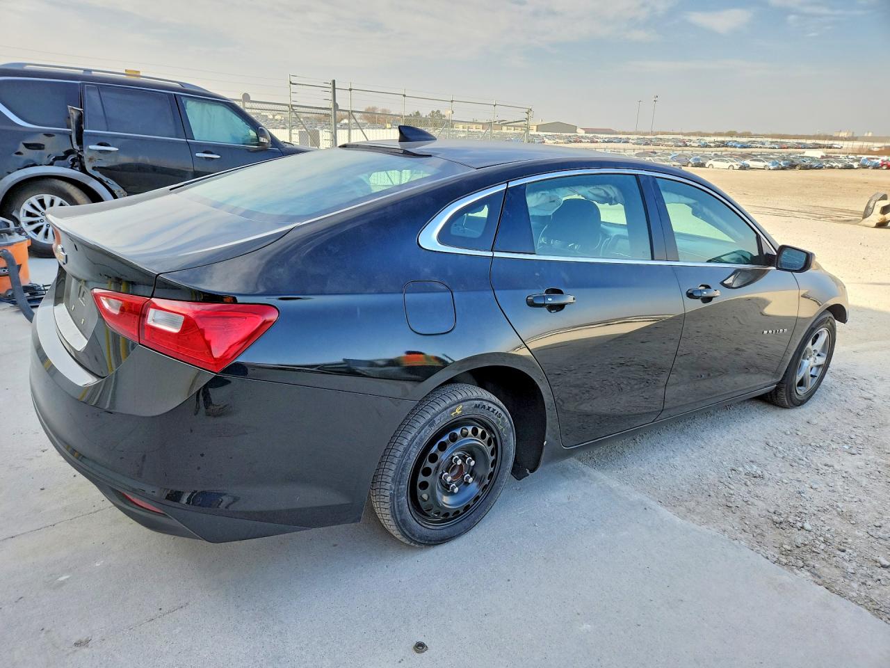 2017 CHEVROLET MALIBU LS photo 5