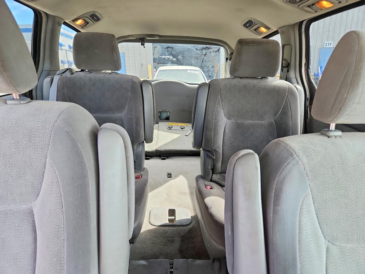 2004 TOYOTA SIENNA XLE 7 PASSENGER photo 28