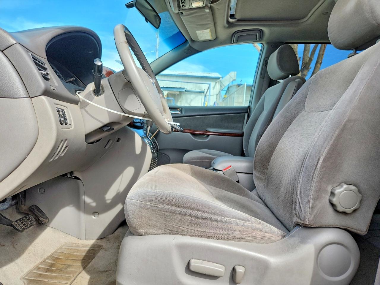 2004 TOYOTA SIENNA XLE 7 PASSENGER photo 19