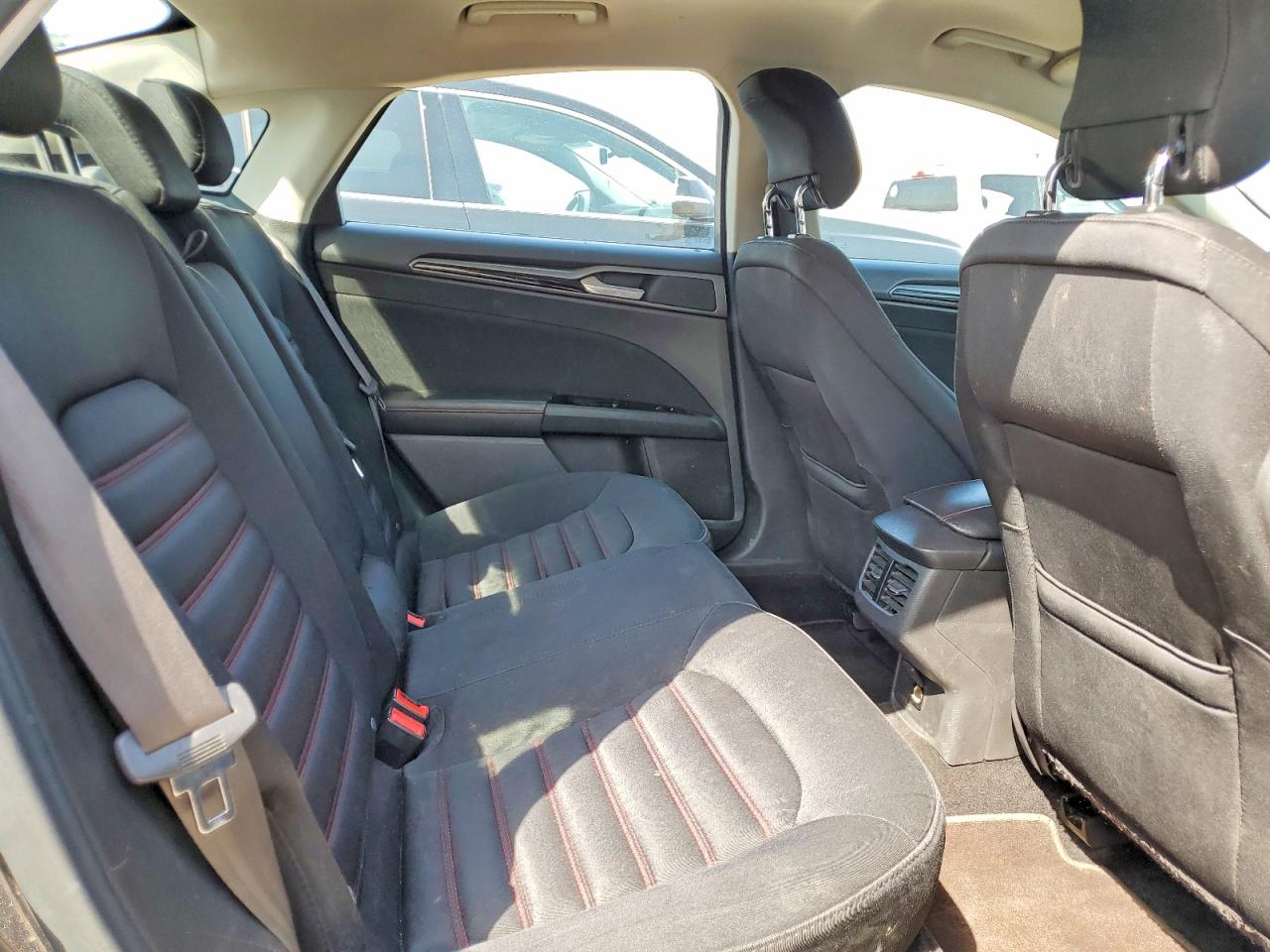 2015 FORD FUSION photo 19
