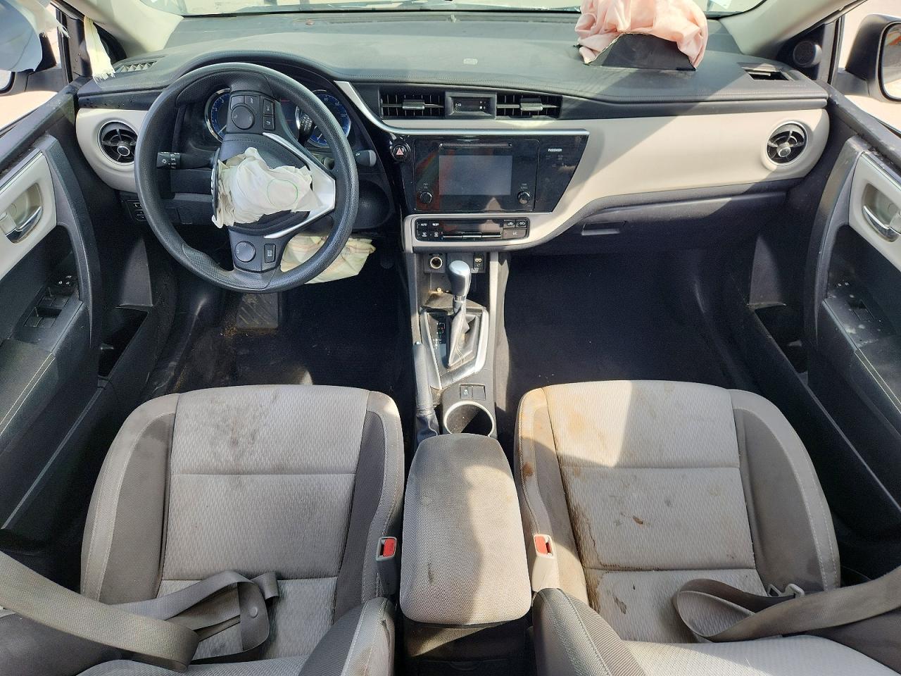 2017 TOYOTA COROLLA LE photo 15
