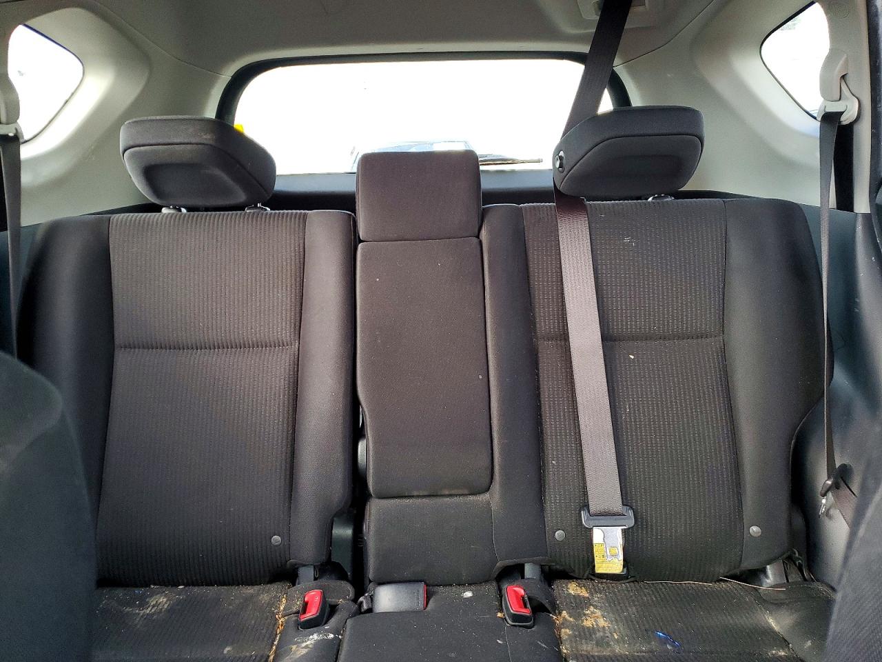 2015 TOYOTA RAV4 LE photo 28