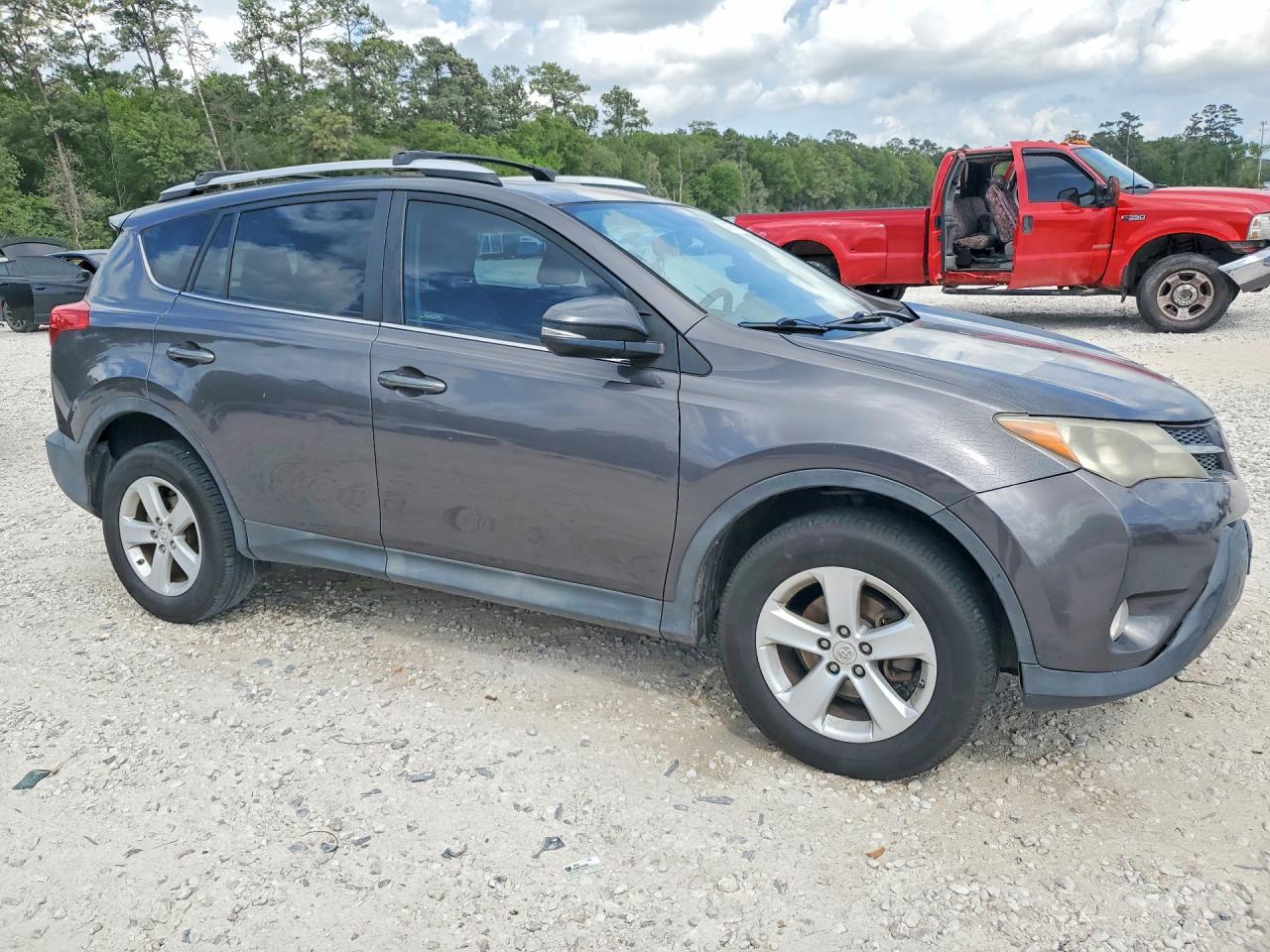 2014 TOYOTA RAV4 XLE photo 10