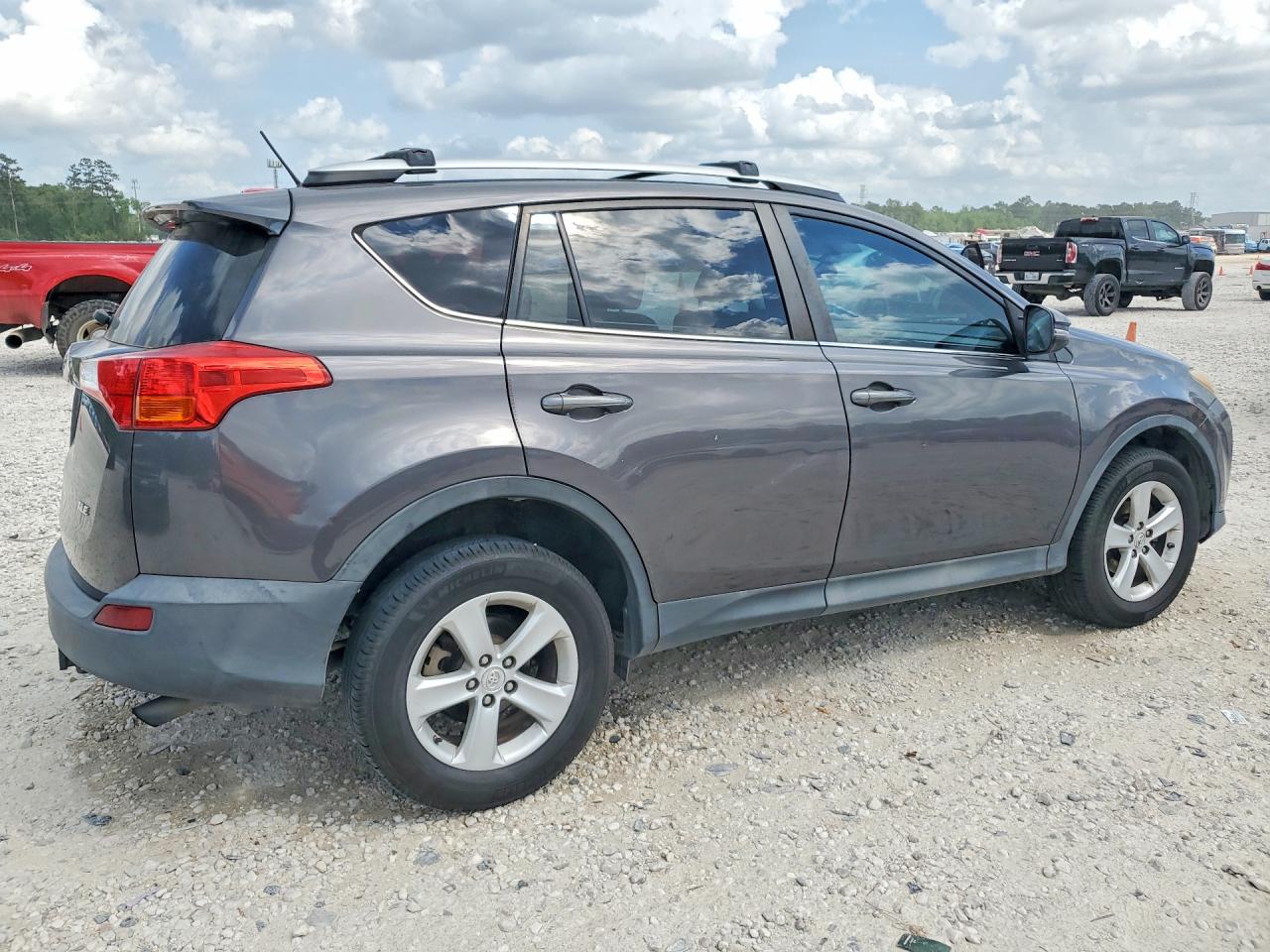 2014 TOYOTA RAV4 XLE photo 7