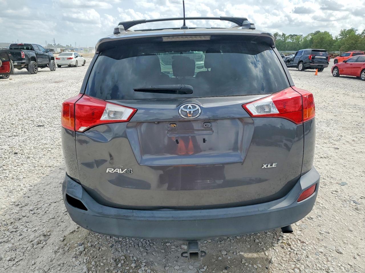 2014 TOYOTA RAV4 XLE photo 16