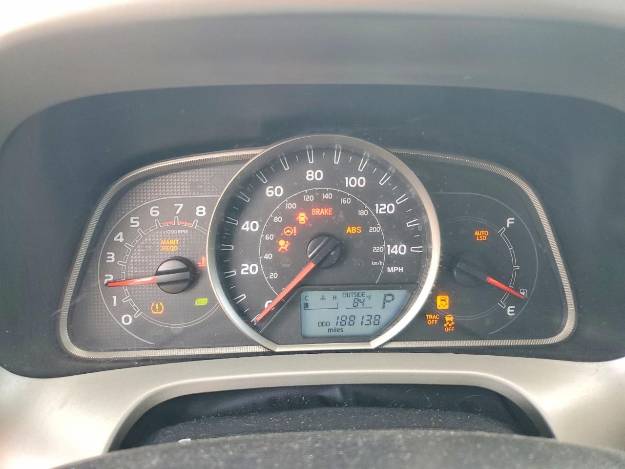 2014 TOYOTA RAV4 XLE photo 25