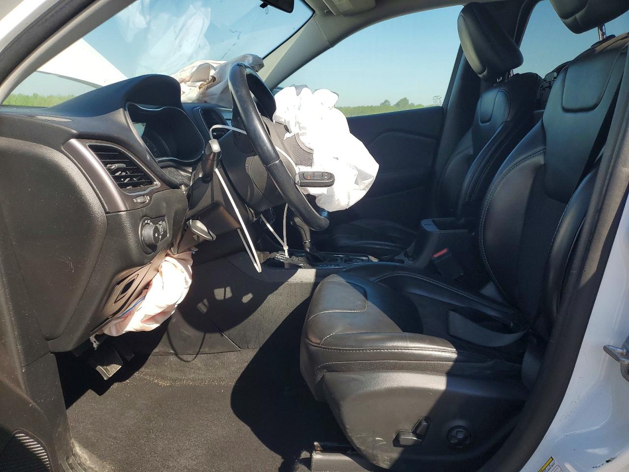 2019 JEEP CHEROKEE LATITUDE PLUS photo 13