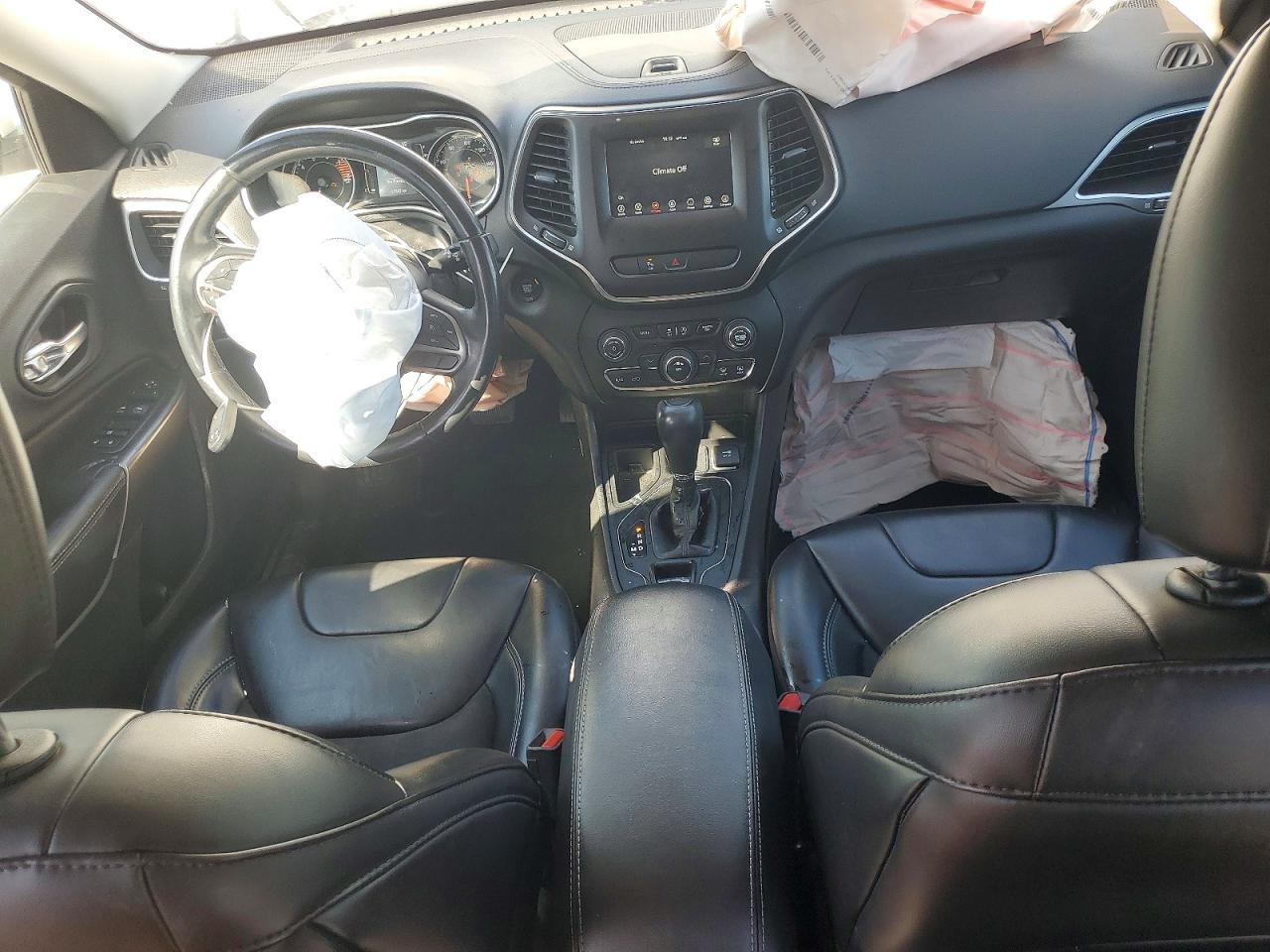2019 JEEP CHEROKEE LATITUDE PLUS photo 15