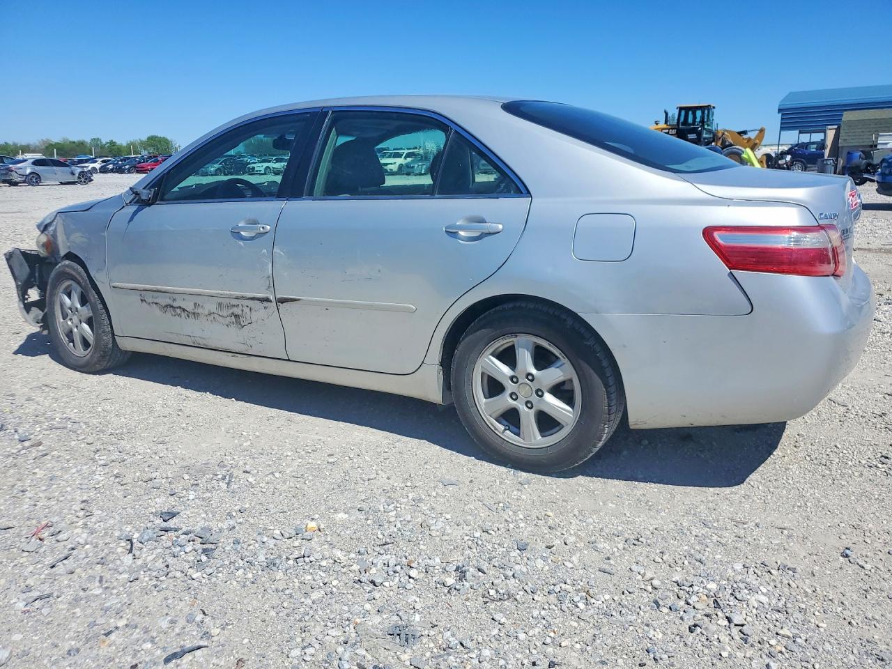 2009 TOYOTA CAMRY LE photo 3