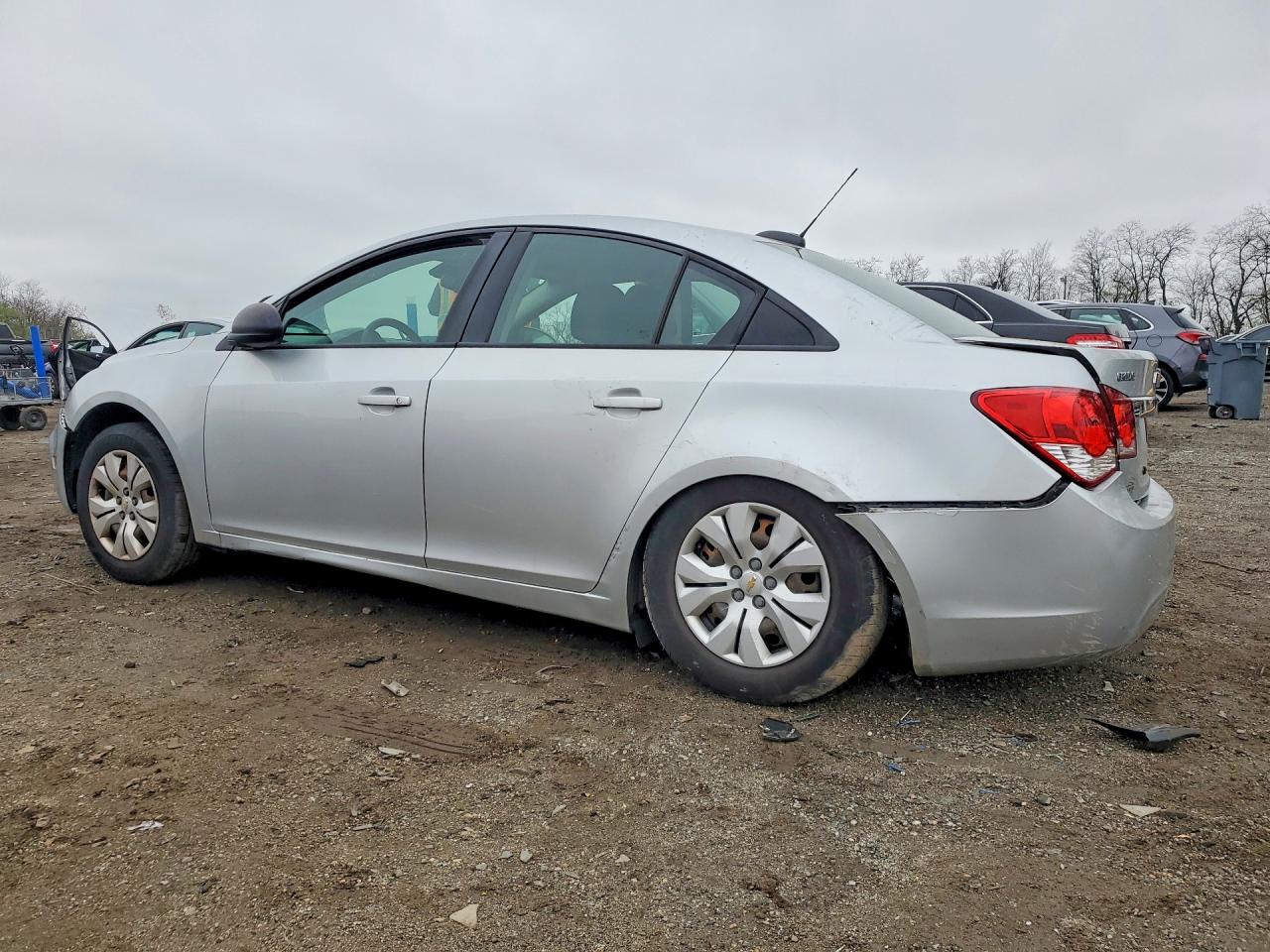 2016 CHEVROLET CRUZE LIMITED LS photo 3