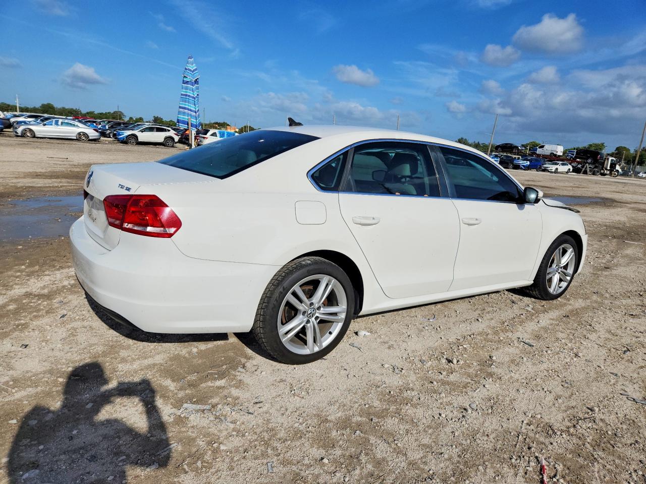2014 VOLKSWAGEN PASSAT SE photo 5