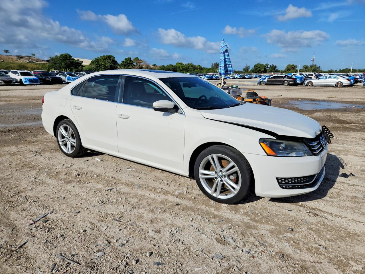 2014 VOLKSWAGEN PASSAT SE photo 7