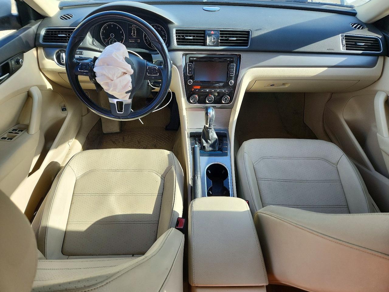 2014 VOLKSWAGEN PASSAT SE photo 15