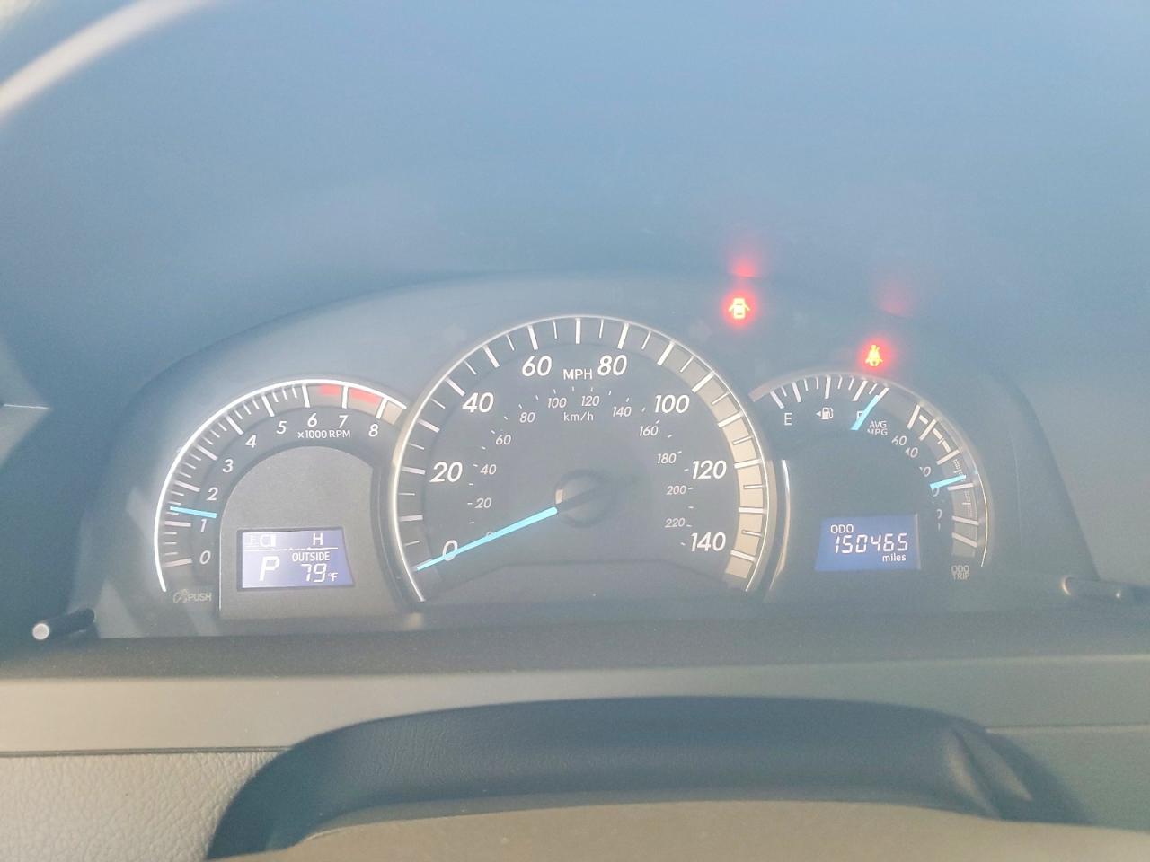 2014 TOYOTA CAMRY SE photo 17