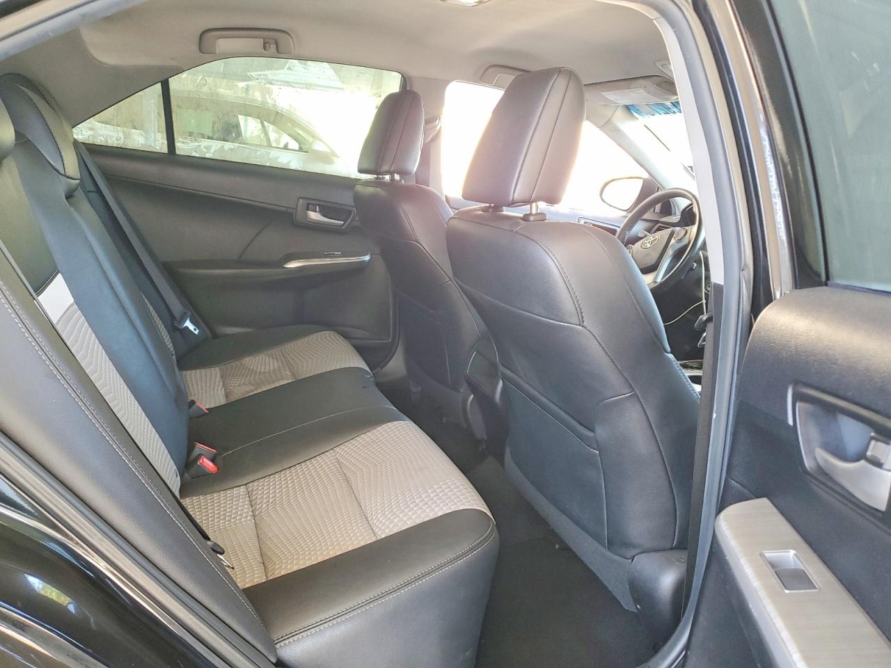 2014 TOYOTA CAMRY SE photo 19