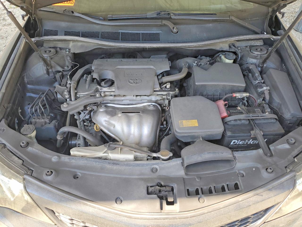 2014 TOYOTA CAMRY SE photo 21