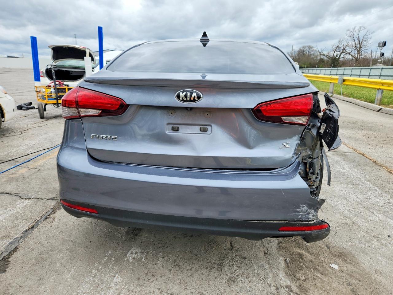 2017 KIA FORTE S photo 11