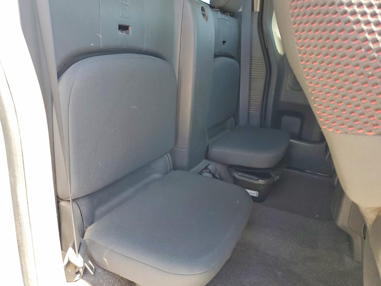 2010 NISSAN FRONTIER SE V6 photo 19