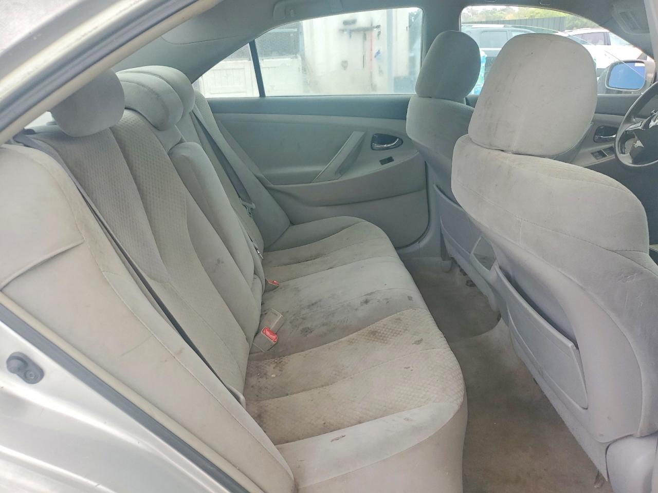 2009 TOYOTA CAMRY LE photo 28