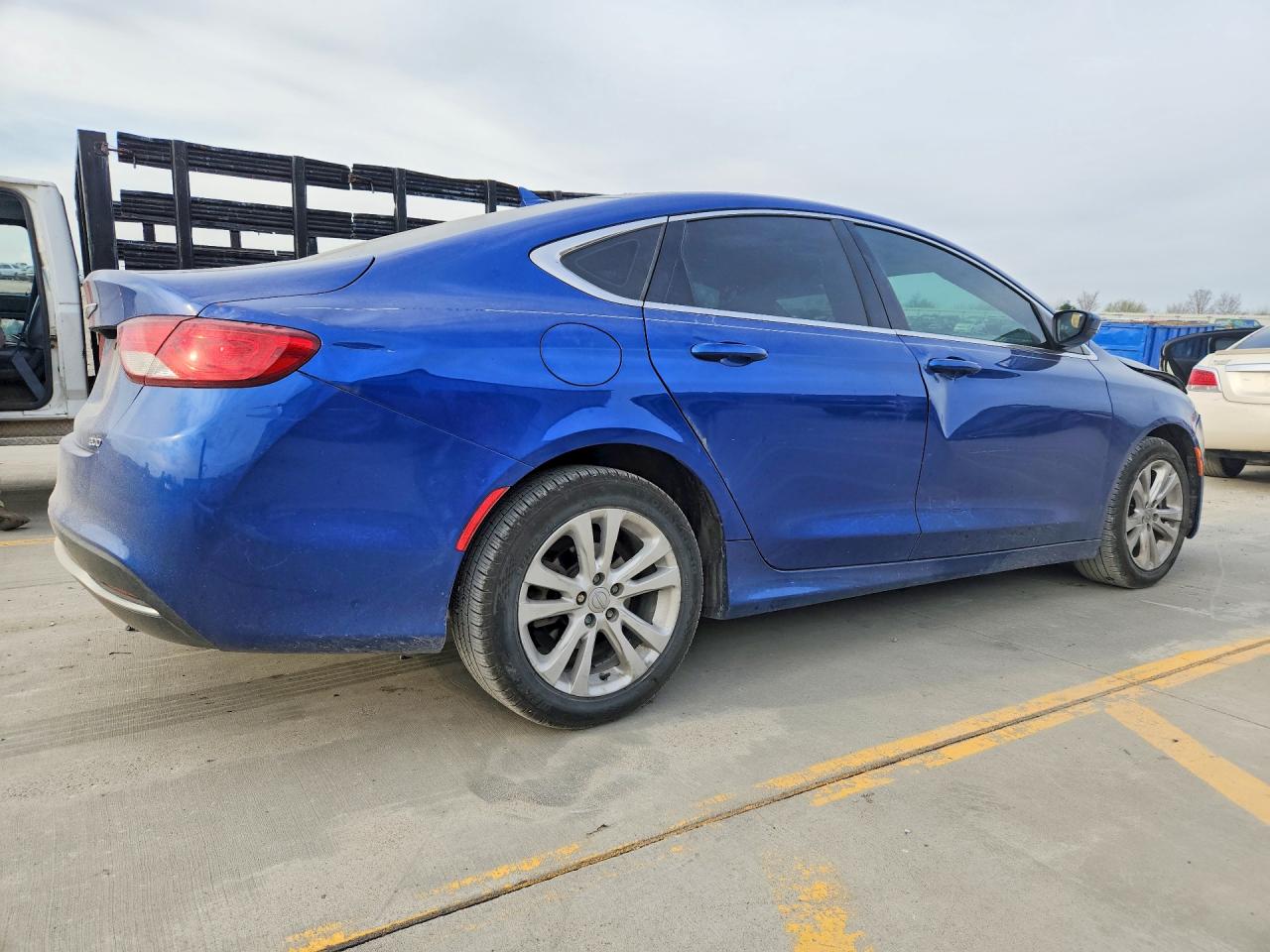2016 CHRYSLER 200 LIMITED photo 3