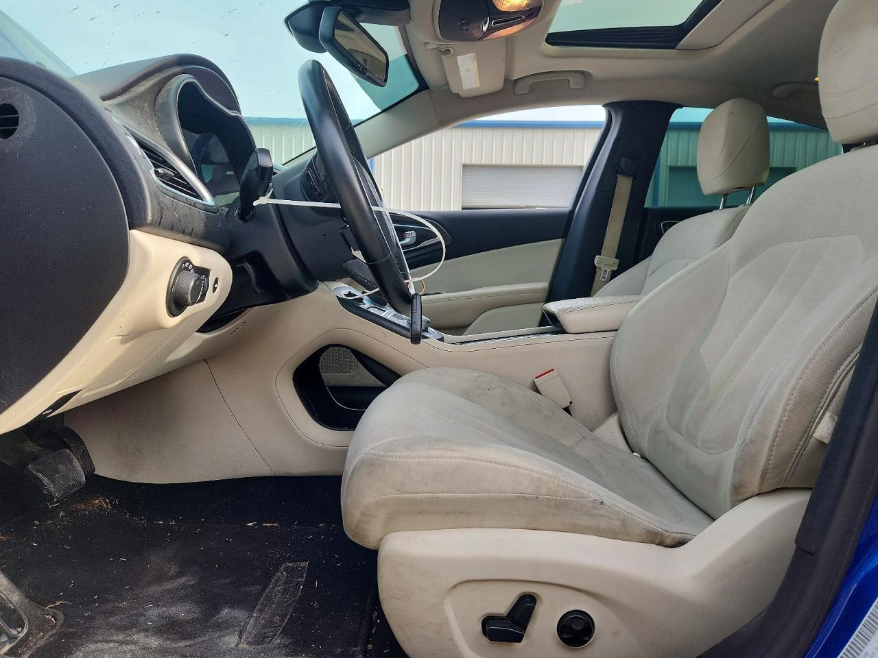 2016 CHRYSLER 200 LIMITED photo 7