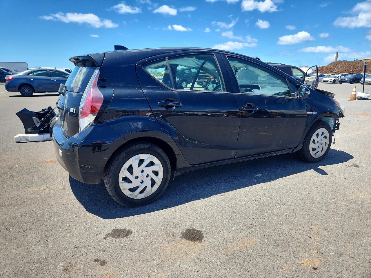 2016 TOYOTA PRIUS C TWO photo 7