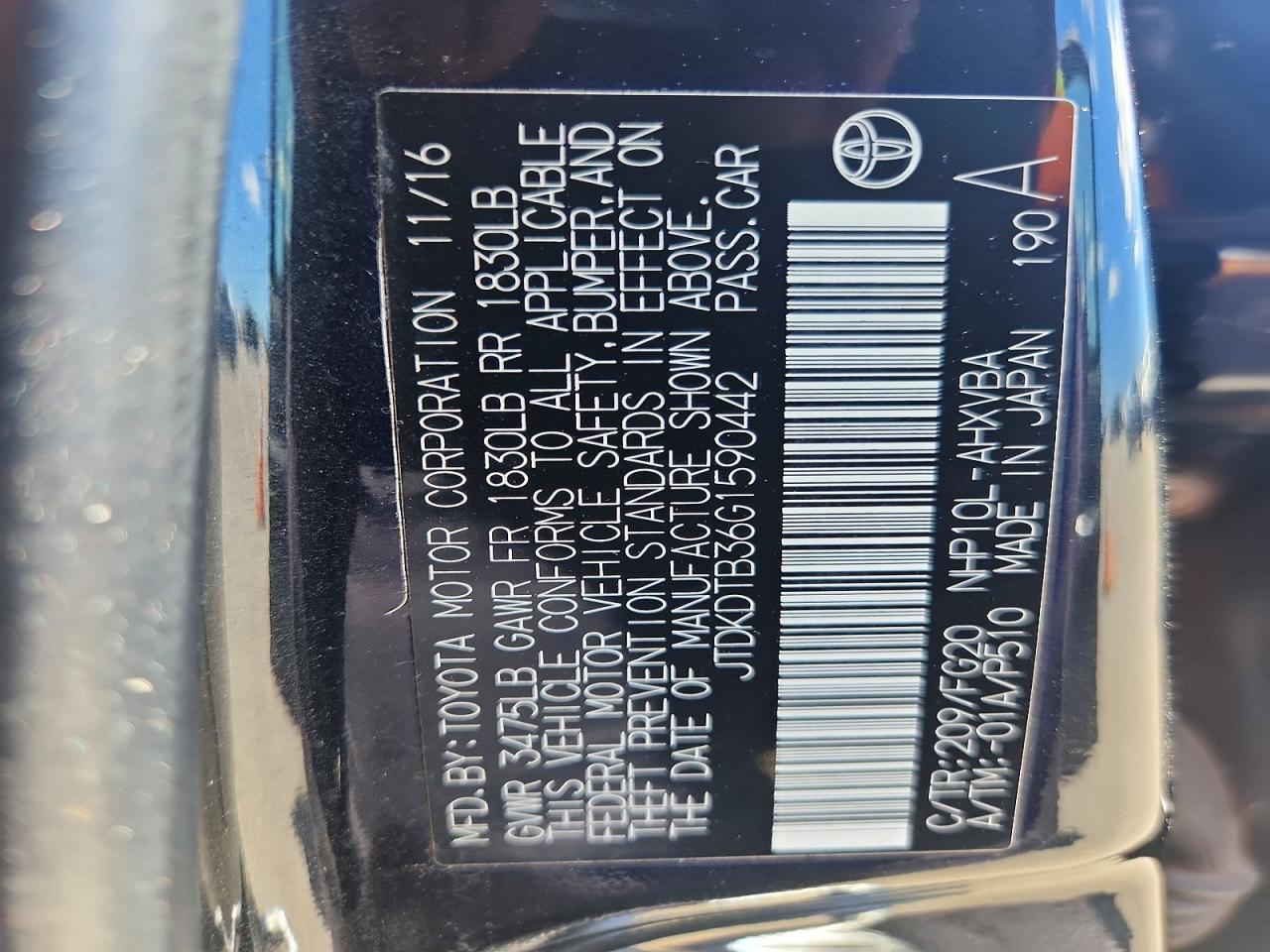 2016 TOYOTA PRIUS C TWO photo 37
