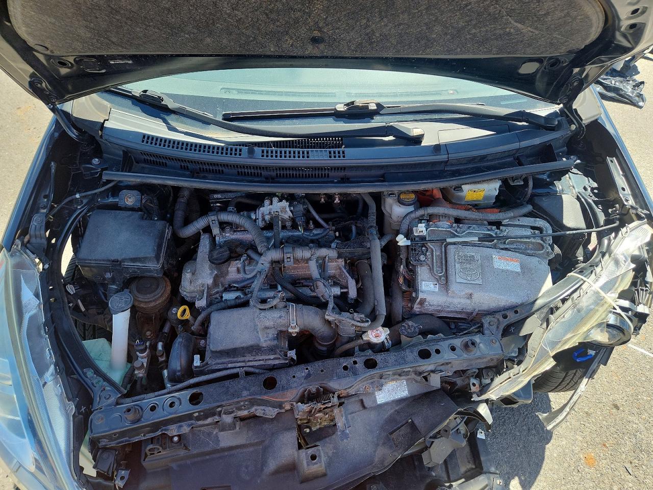 2016 TOYOTA PRIUS C TWO photo 31