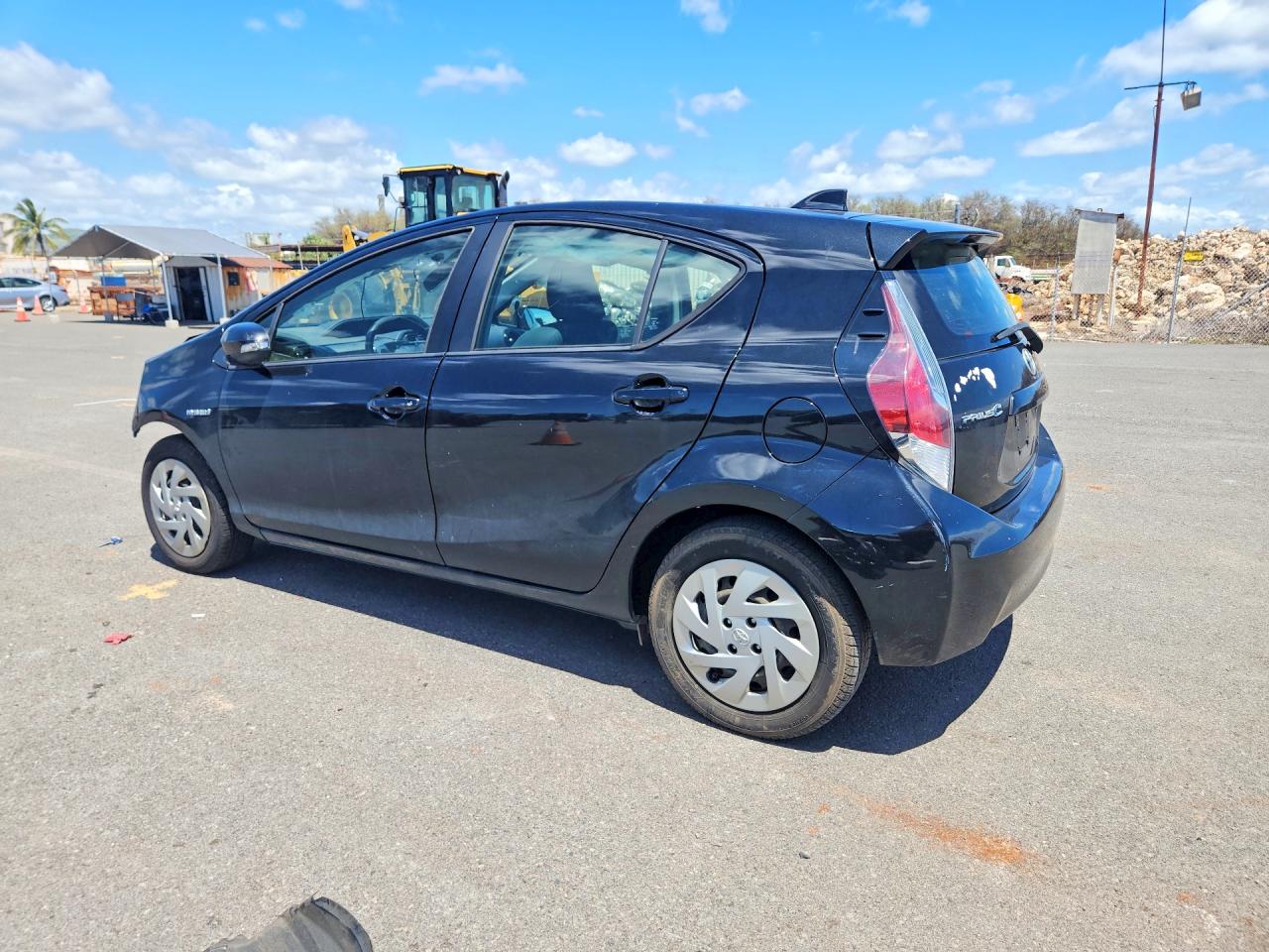 2016 TOYOTA PRIUS C TWO photo 4