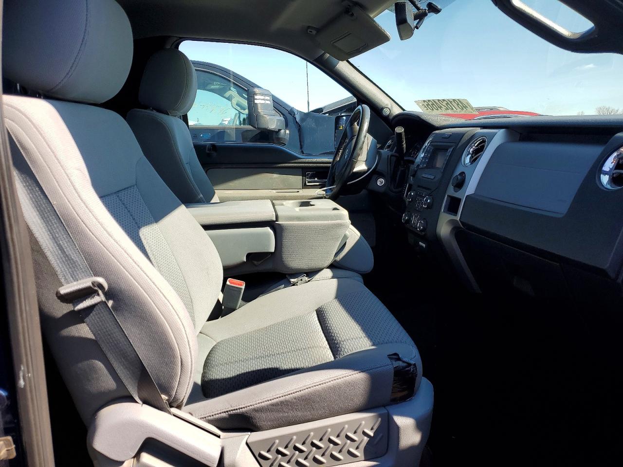 2013 FORD F150 photo 28