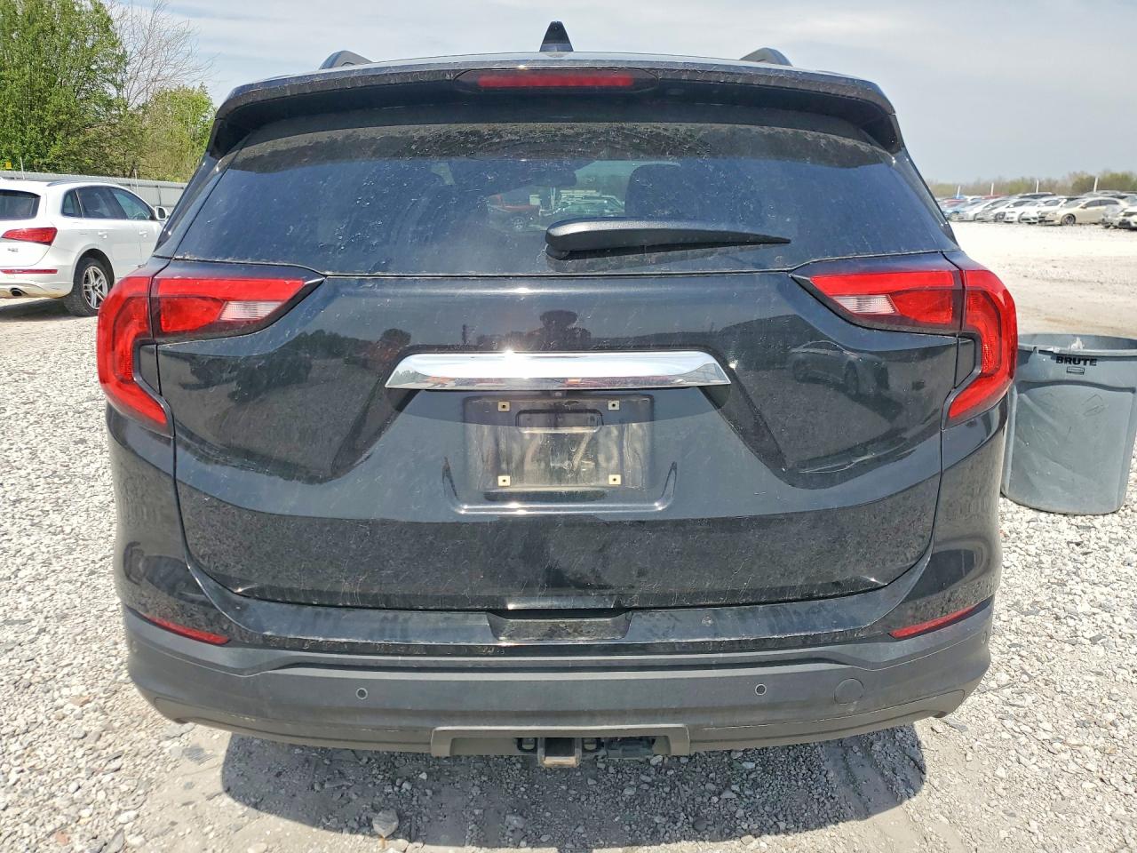 2018 GMC TERRAIN SLE photo 11