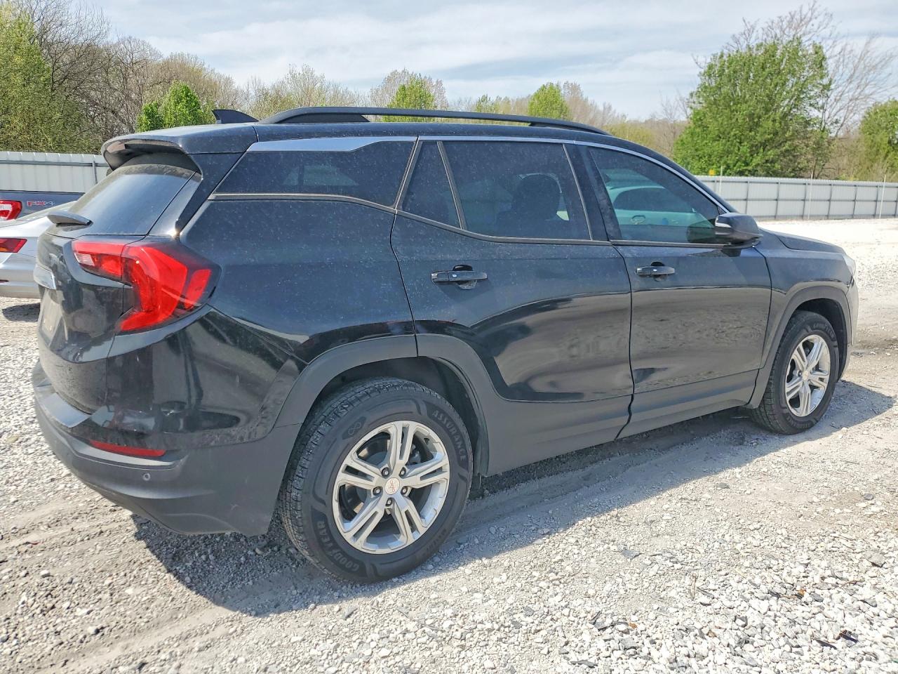 2018 GMC TERRAIN SLE photo 5