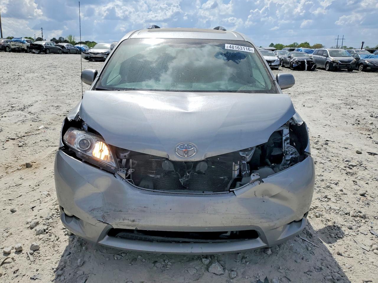 2014 TOYOTA SIENNA XLE 8-PASSENGER photo 9
