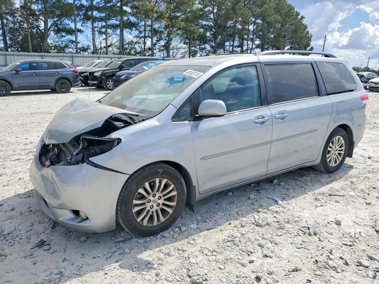 2014 TOYOTA SIENNA