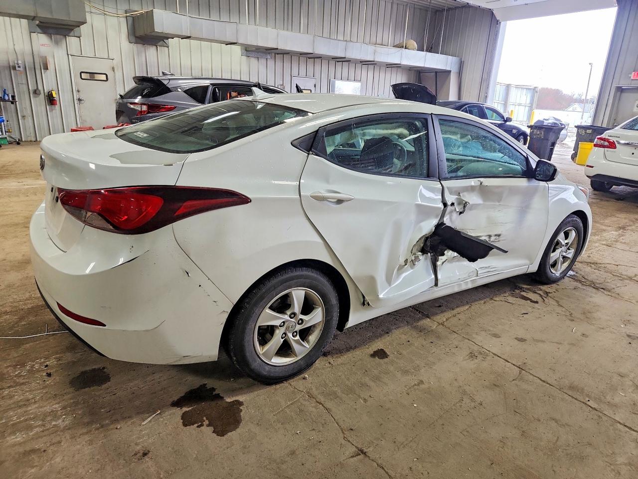 2015 HYUNDAI ELANTRA SE photo 5
