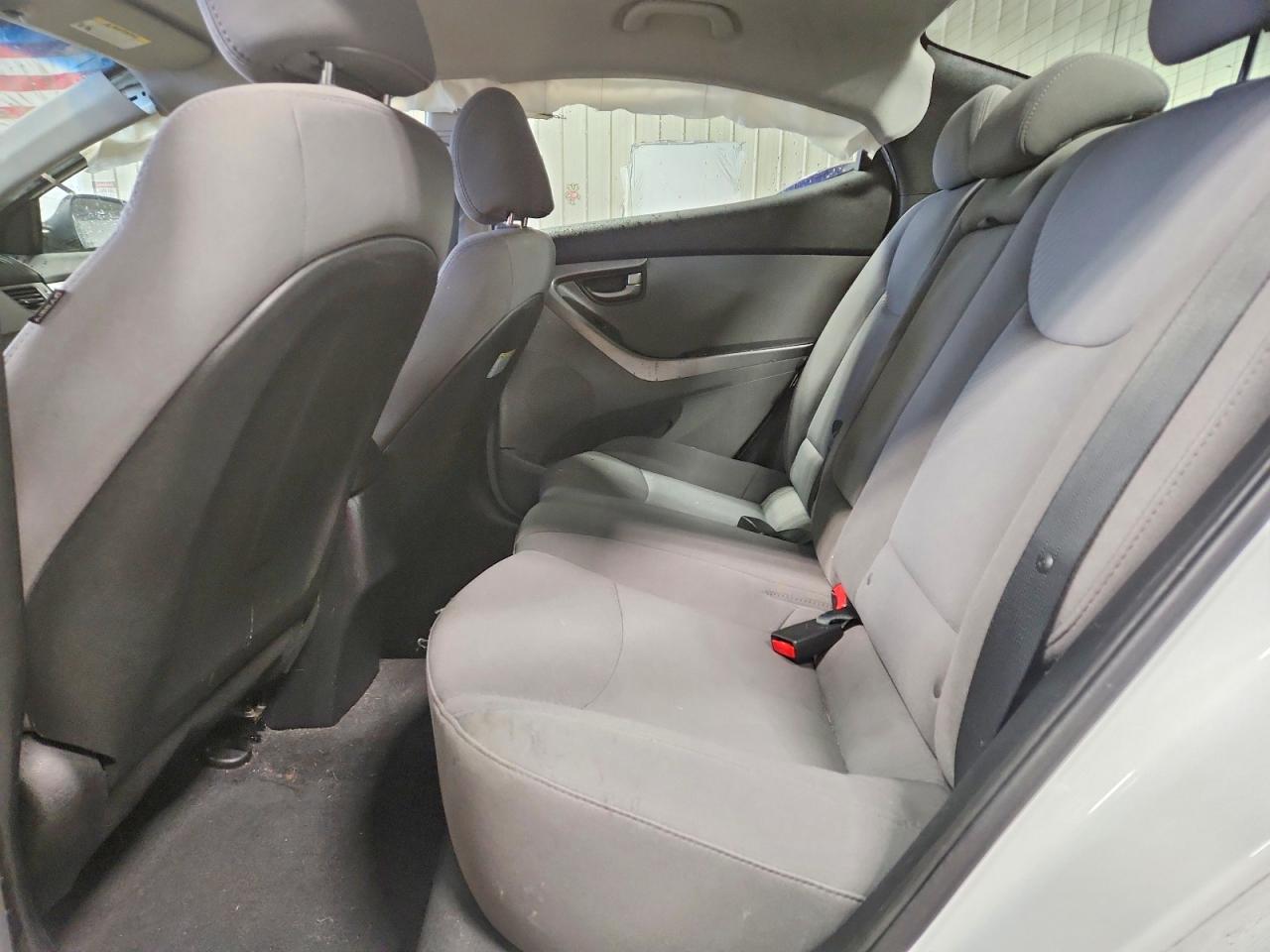 2015 HYUNDAI ELANTRA SE photo 19