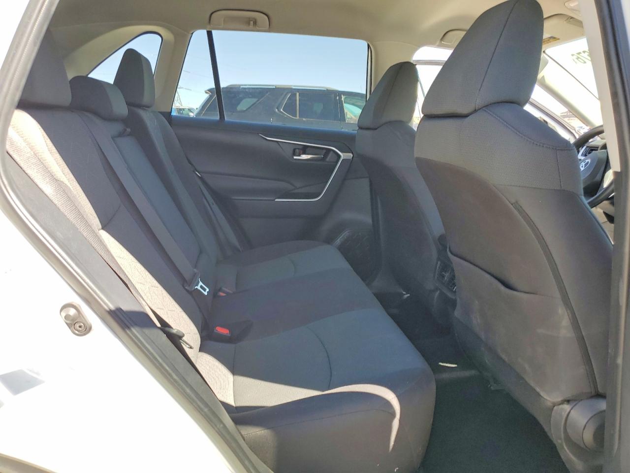 2024 TOYOTA RAV4 XLE photo 28