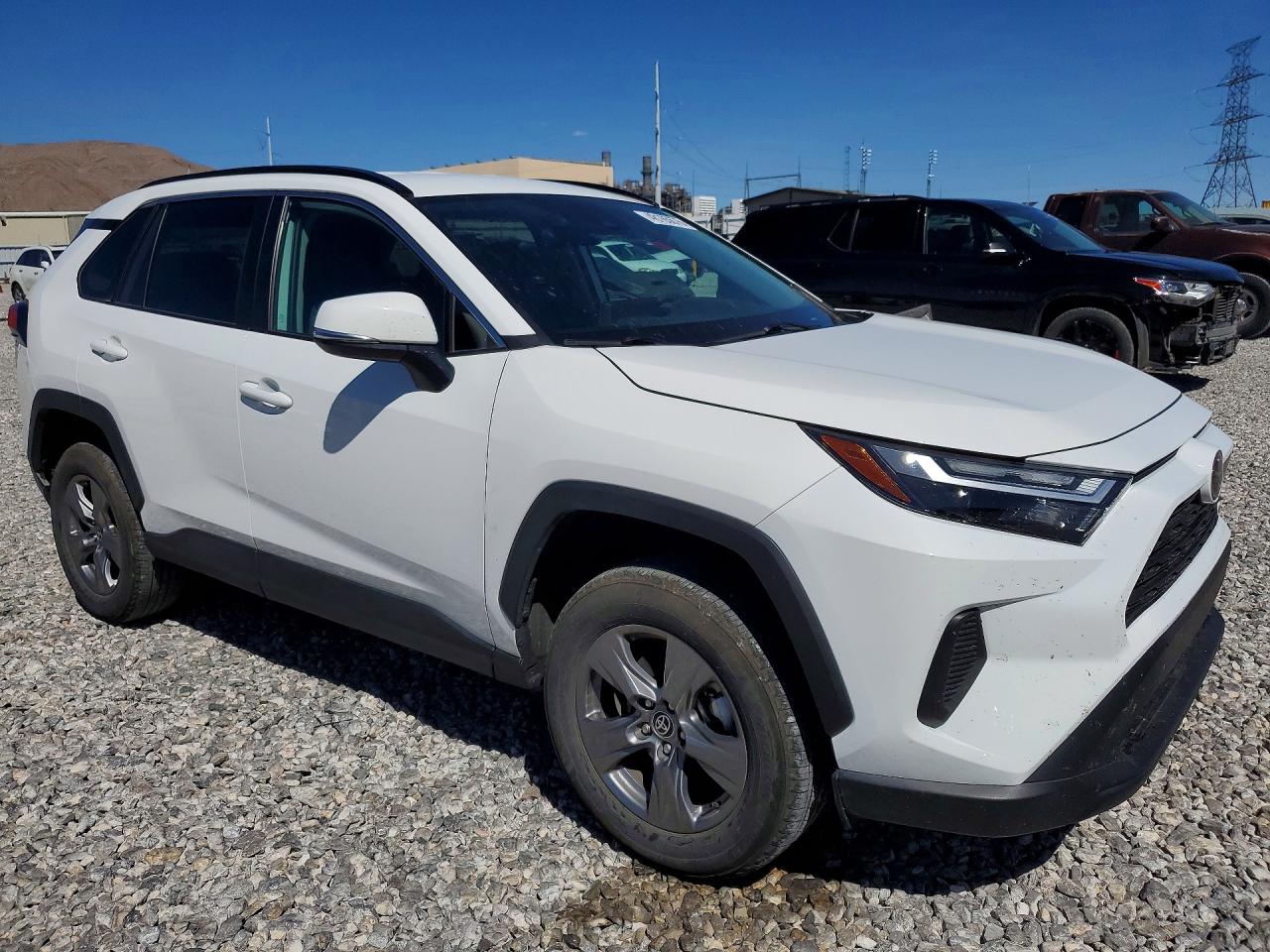 2024 TOYOTA RAV4 XLE photo 10