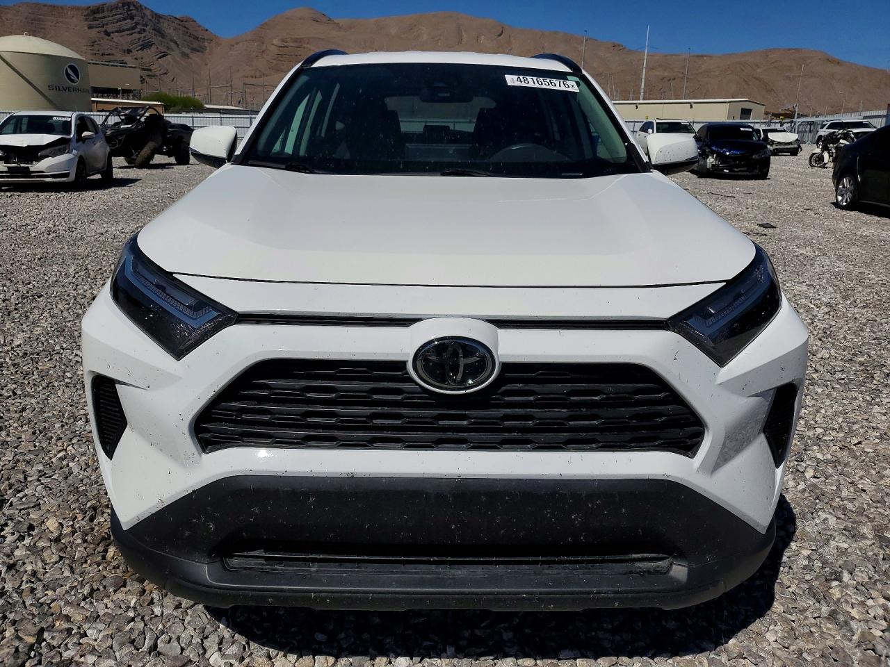 2024 TOYOTA RAV4 XLE photo 13
