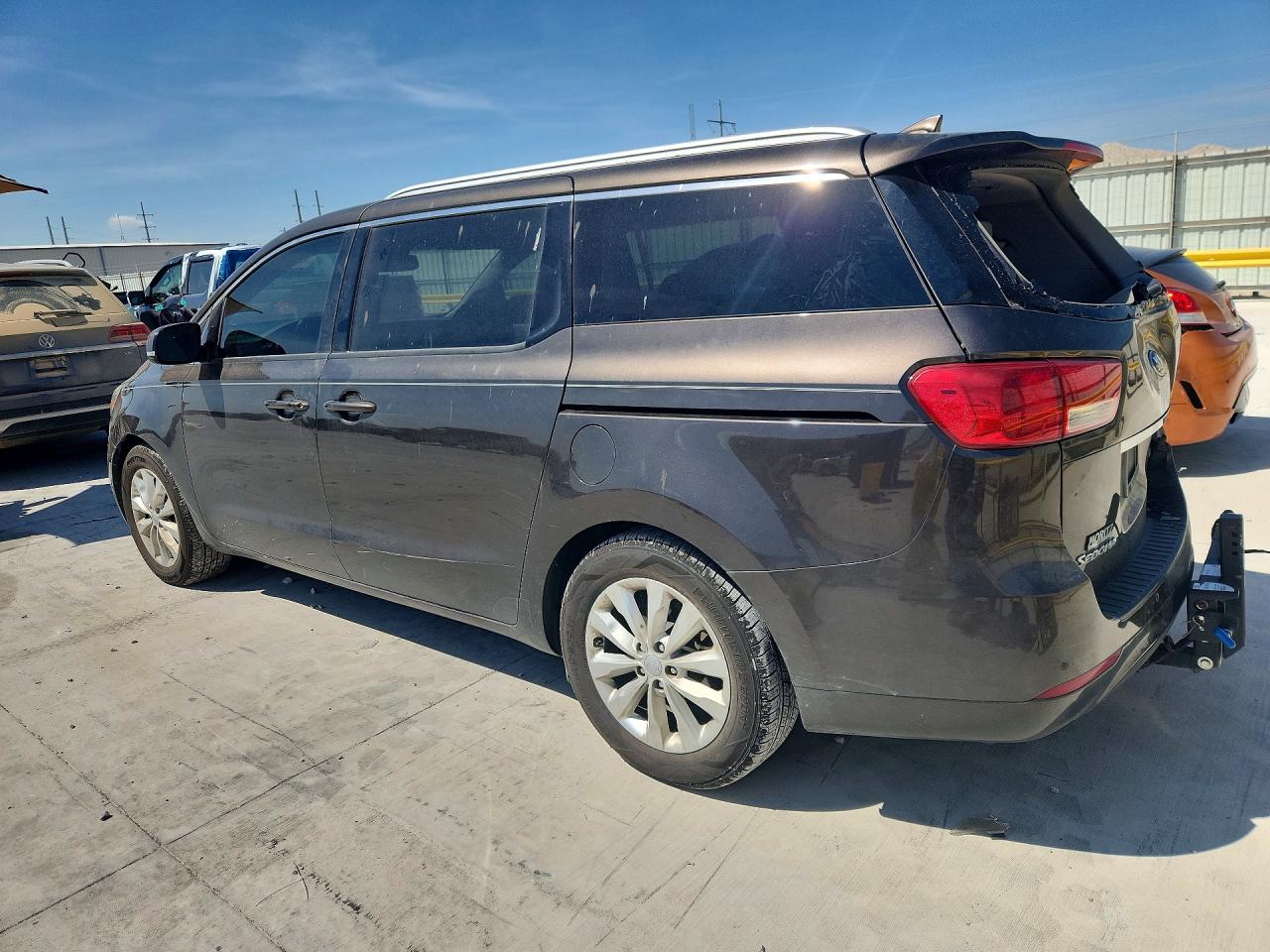 2018 KIA SEDONA EX photo 3