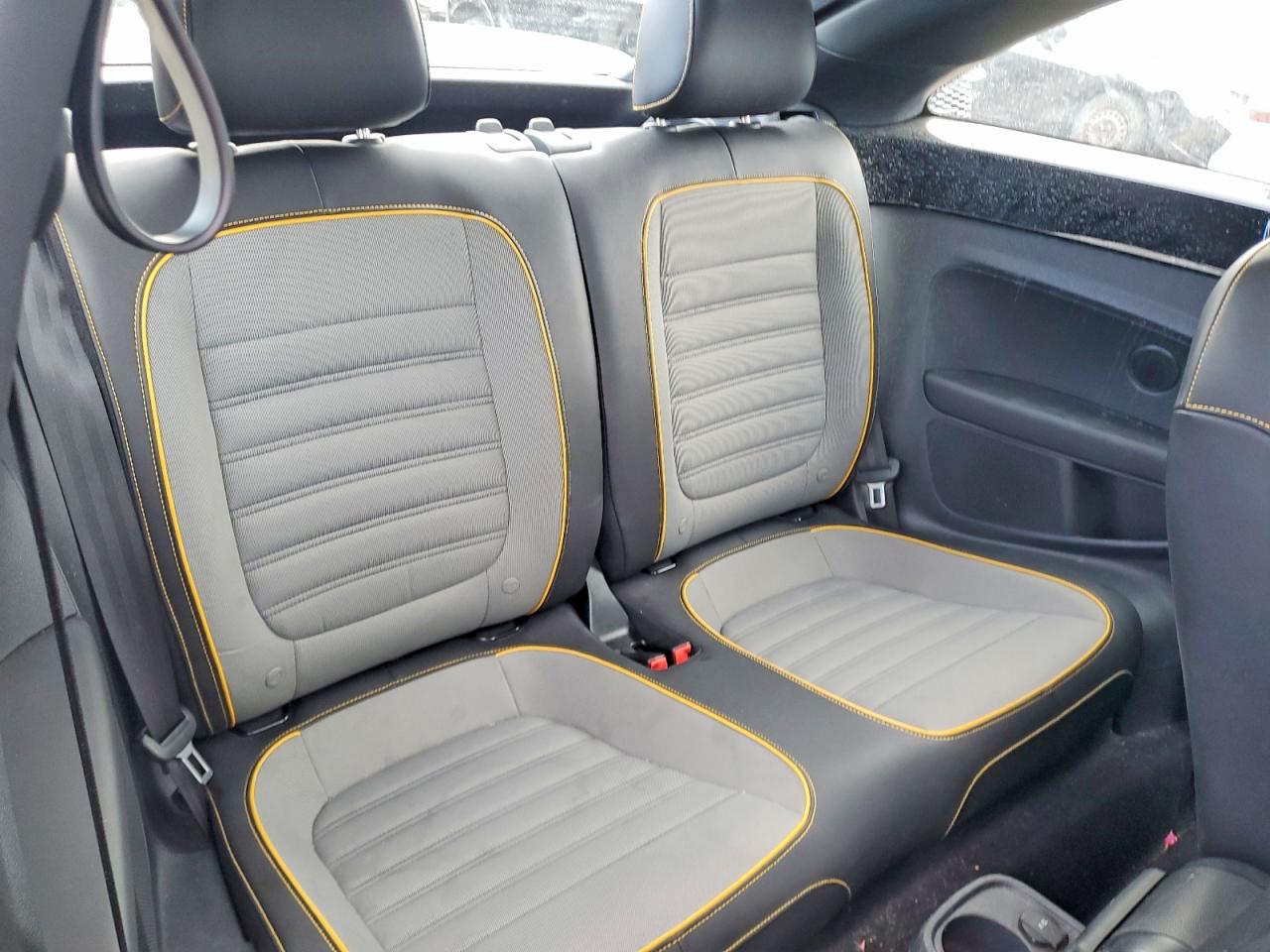 2019 VOLKSWAGEN BEETLE DUNE photo 10