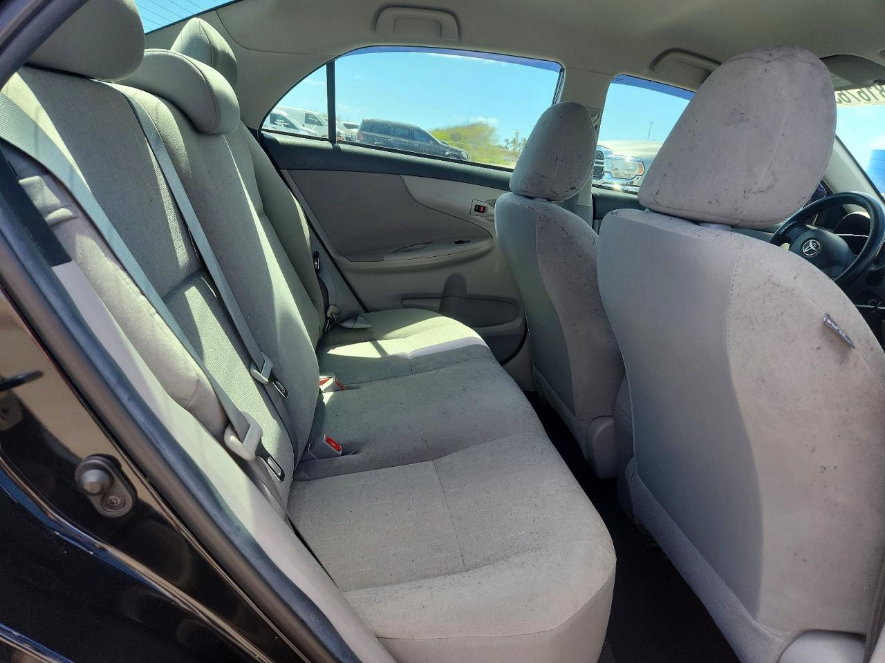 2013 TOYOTA COROLLA photo 10