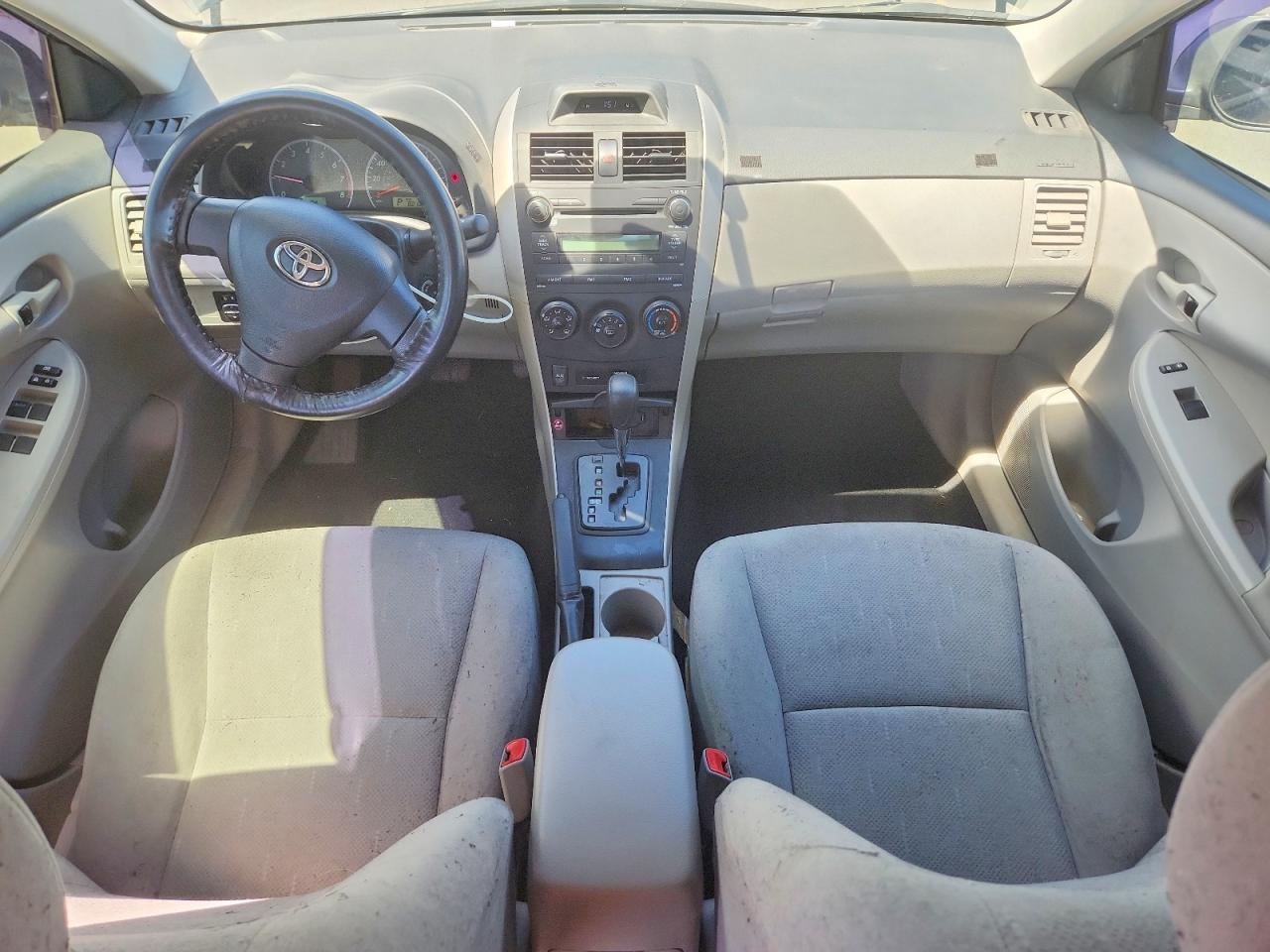 2013 TOYOTA COROLLA photo 8