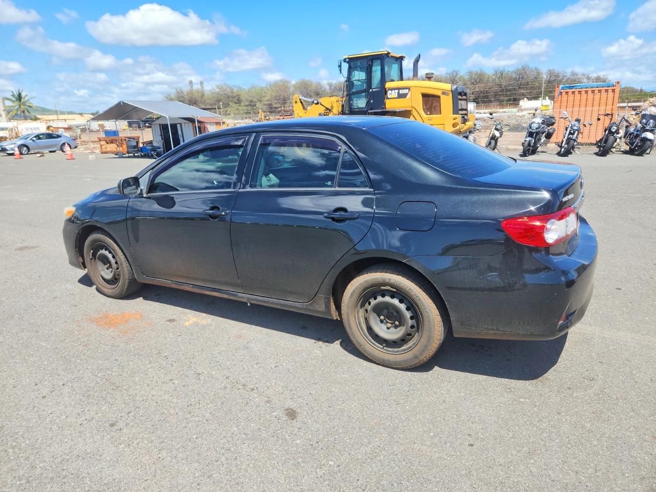 2013 TOYOTA COROLLA photo 2