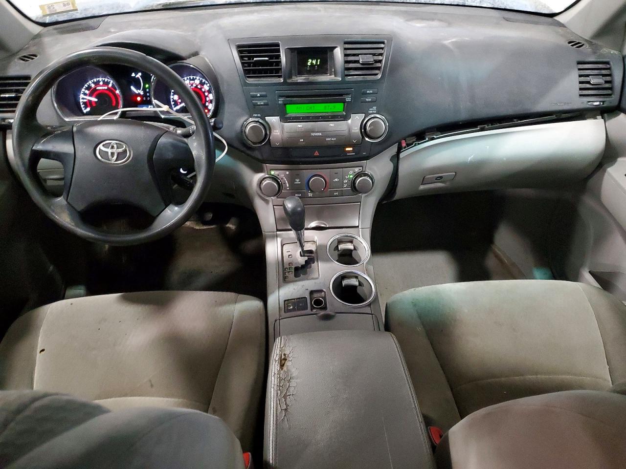 2010 TOYOTA HIGHLANDER BASE photo 8