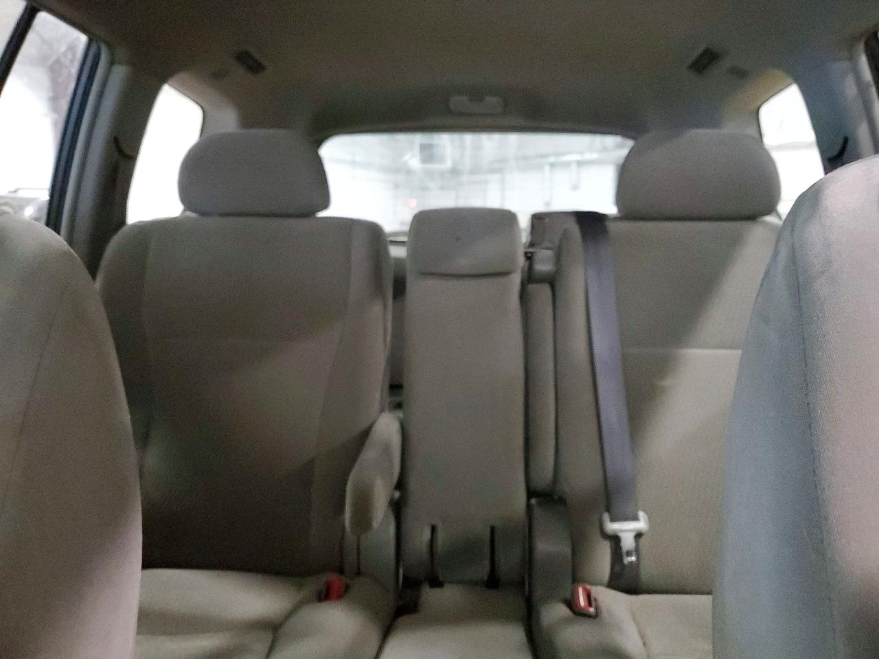 2010 TOYOTA HIGHLANDER BASE photo 10