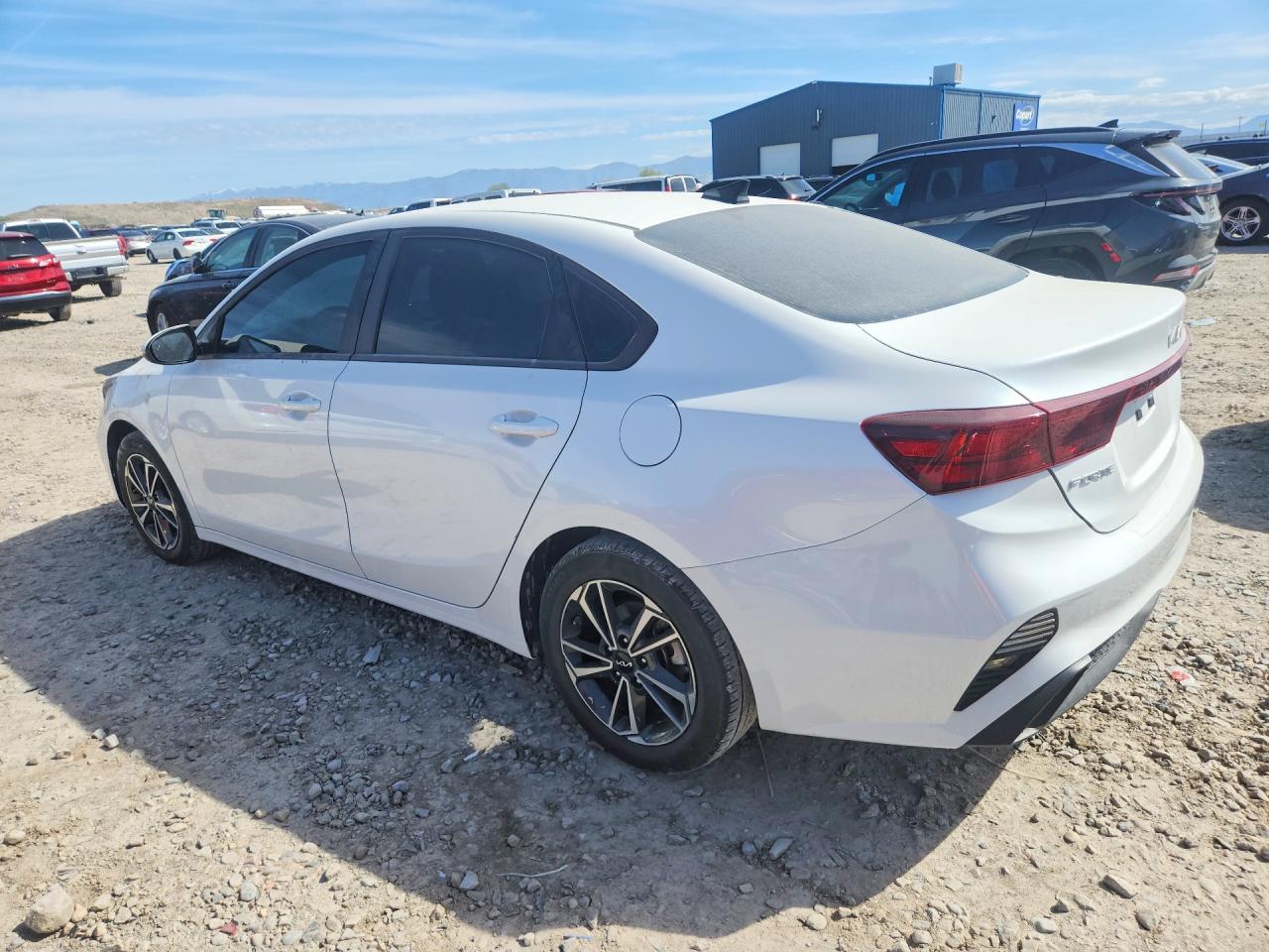2023 KIA FORTE LXS photo 4