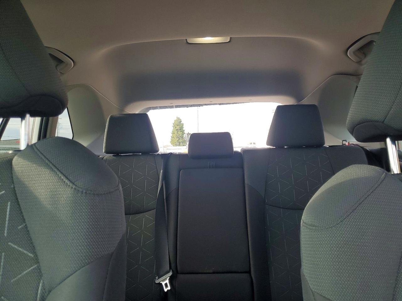 2022 TOYOTA RAV4 XLE photo 19