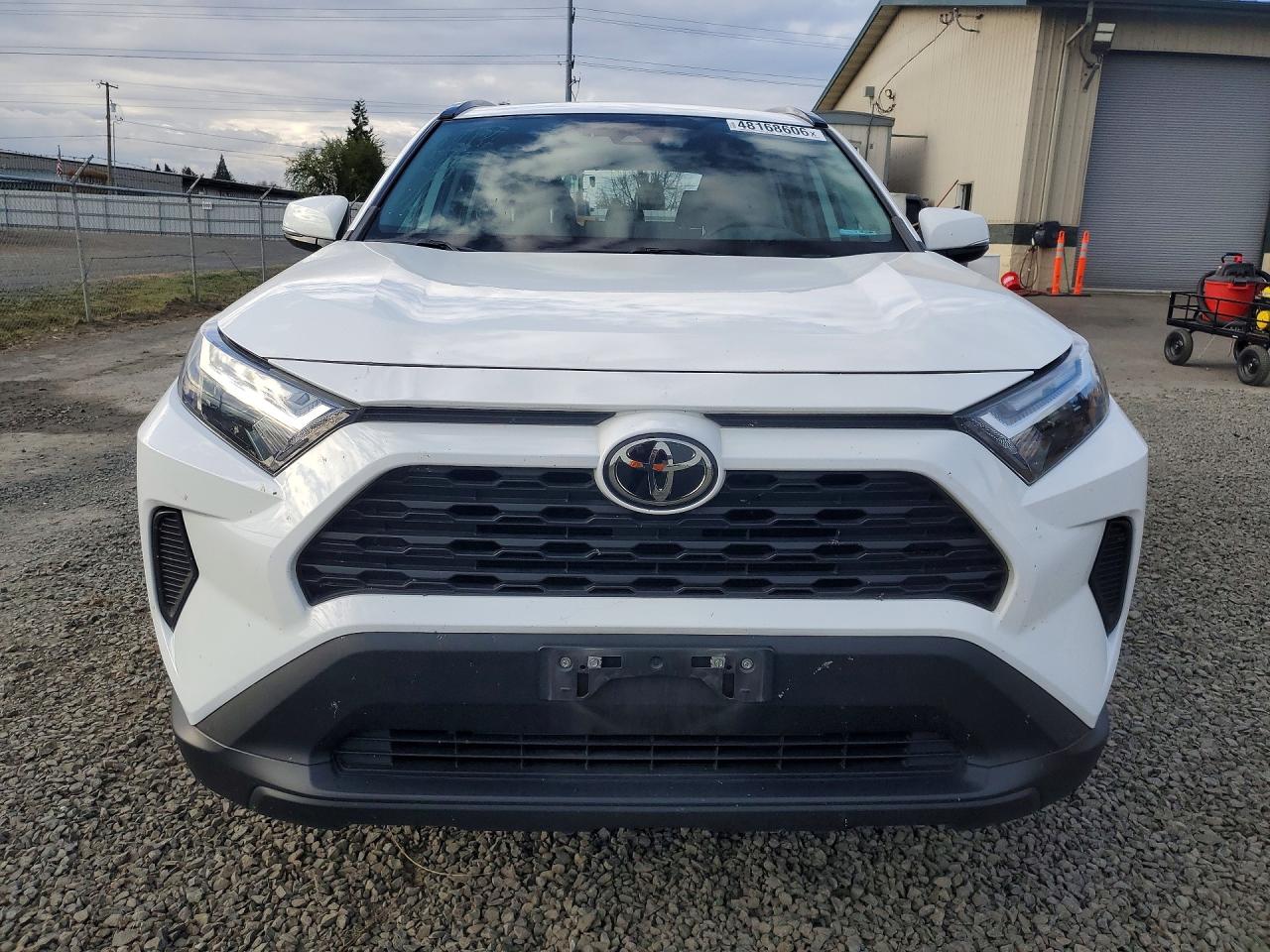 2022 TOYOTA RAV4 XLE photo 9