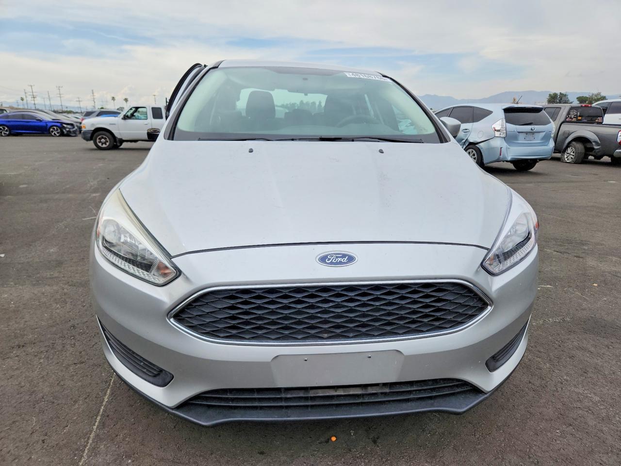 2017 FORD FOCUS SE photo 9